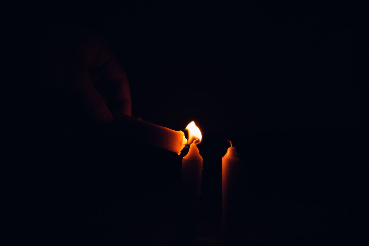 Smoked Oud — Spiced scented candle